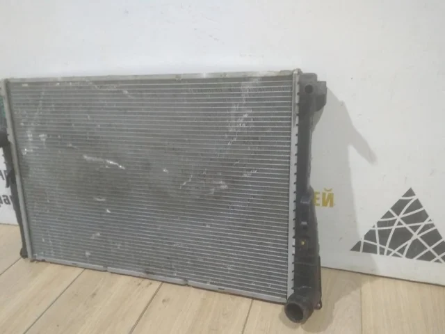 Радиатор охлаждения ДВС для BMW X3 F25 2010-2017 на фотографиях