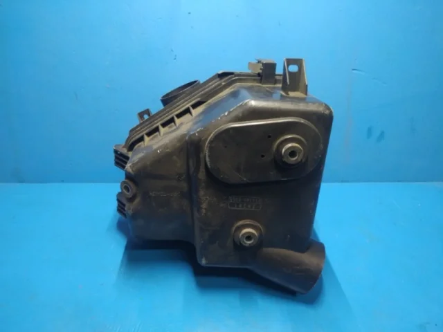 Корпус воздушного фильтра для Toyota RAV4 XA30 2005-2012 на фотографиях