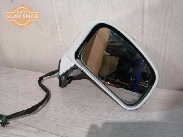 Стекла и зеркала для Nissan Tiida C11 Хэтчбек 2007-2014 на фотографиях