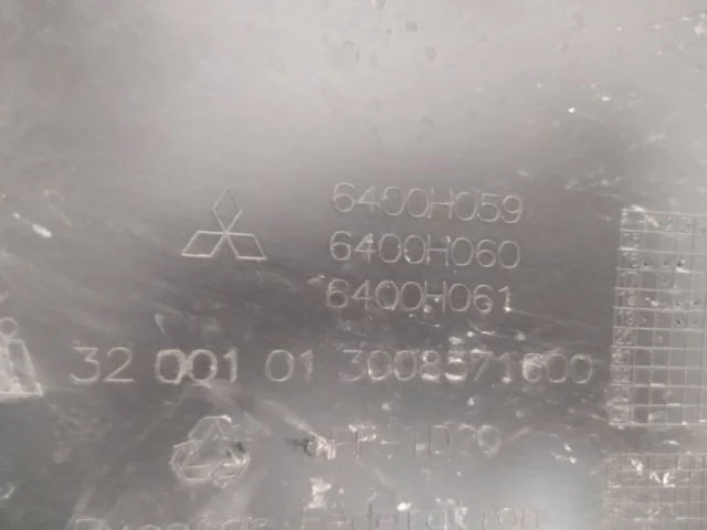 Бампер передний для Mitsubishi Pajero Sport KS0W 2016+ на фотографиях