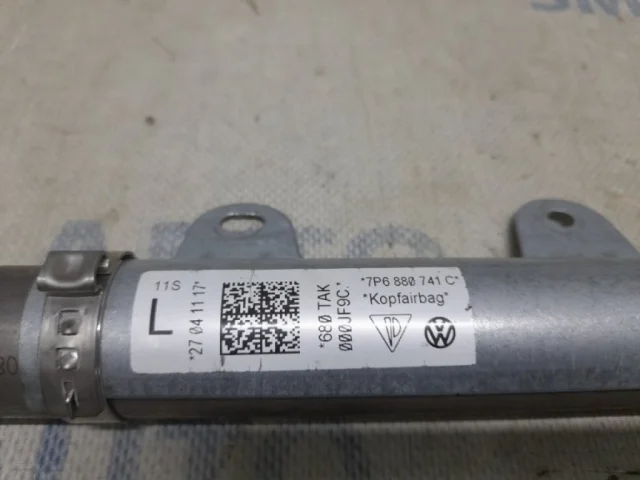 Шторка безопасности левая для Volkswagen Touareg II (7P5) 2010-2014 на фотографиях
