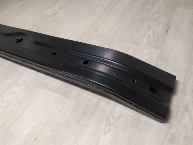 Усилитель переднего бампера для Mitsubishi Pajero Sport KS0W 2016+ на фотографиях