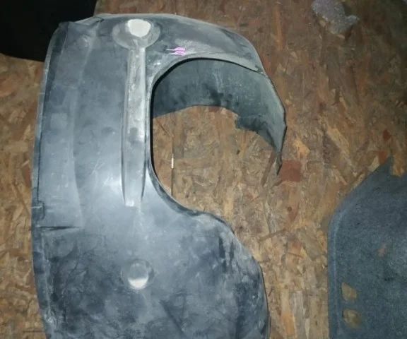 Подкрылок передний левый для Volvo C30 MK 2006-2013 на фотографиях