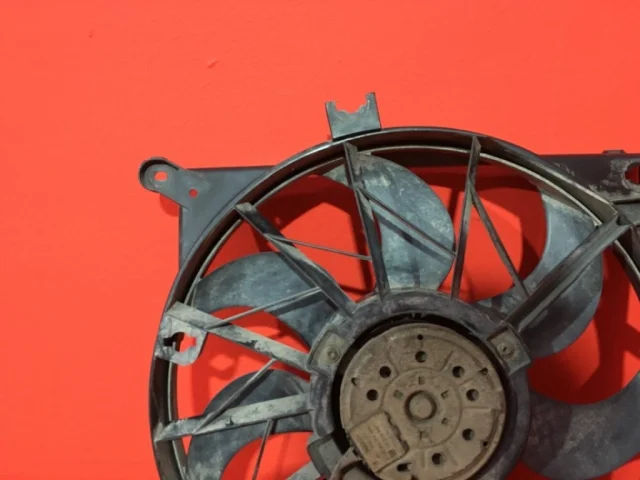 Вентилятор радиатора охлаждения ДВС для Opel Astra H Седан 2004-2014 на фотографиях