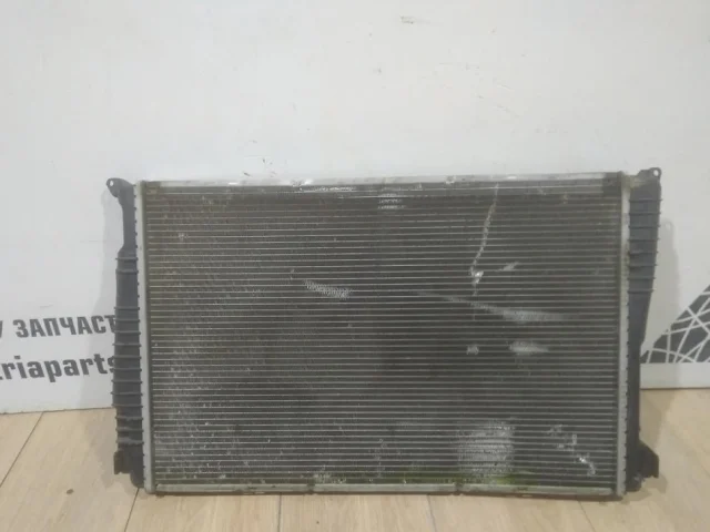 Радиатор охлаждения ДВС для BMW X3 F25 2010-2017 на фотографиях