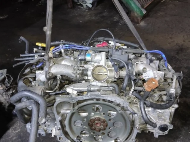 Двигатель без навесного для Subaru Legacy Универсал BH/B12 1998-2003 на фотографиях