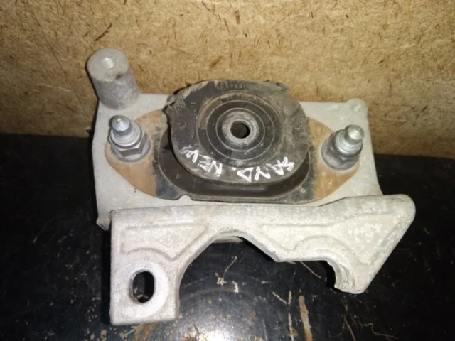 Опора АКПП для Renault Duster HS rest 2015-2021 на фотографиях