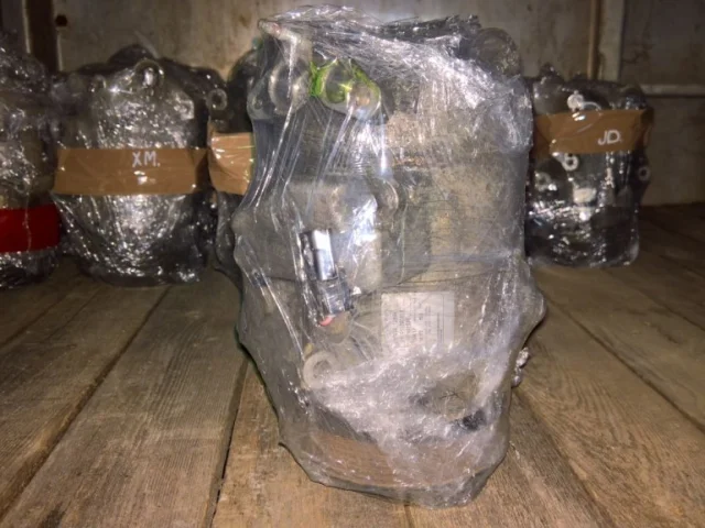 Компрессор кондиционера для Nissan Qashqai+2 J10 2008-2010 на фотографиях