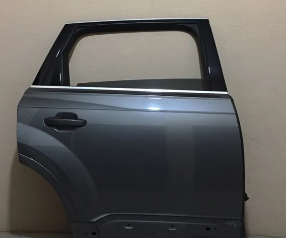 Дверь задняя правая для Audi Q7 4M 2015+ на фотографиях