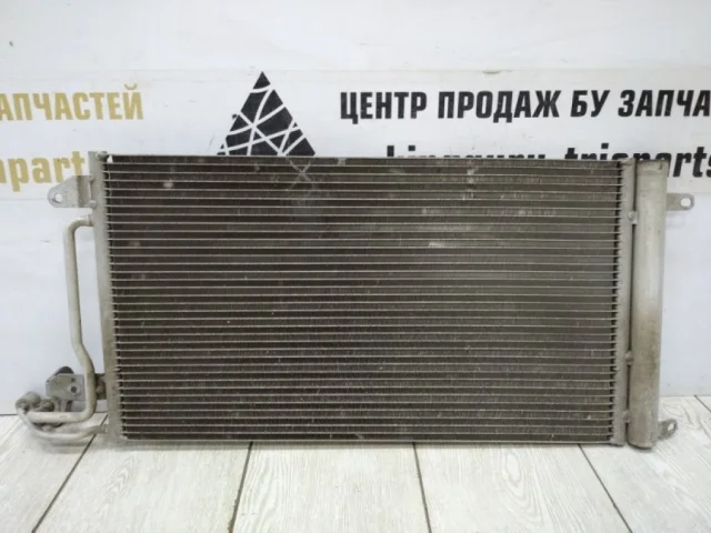 Радиатор охлаждения ДВС для Skoda Rapid I rest NH3 2017-2020 на фотографиях