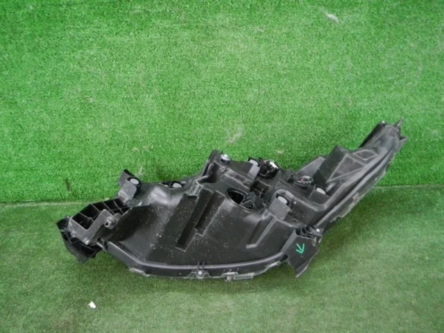 Фара ксенон левая для Toyota Alphard H30 2015+ на фотографиях