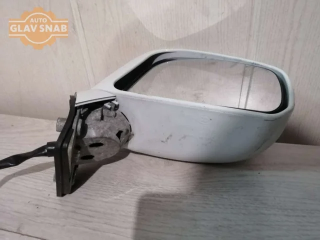 Стекла и зеркала для Nissan Tiida C11 Хэтчбек 2007-2014 на фотографиях