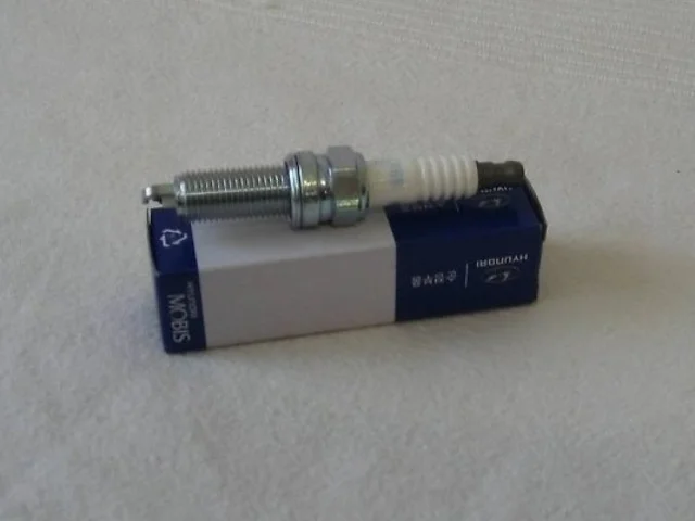 Свеча зажигания для Hyundai Solaris 1 рестайлинг 2014-2017 на фотографиях