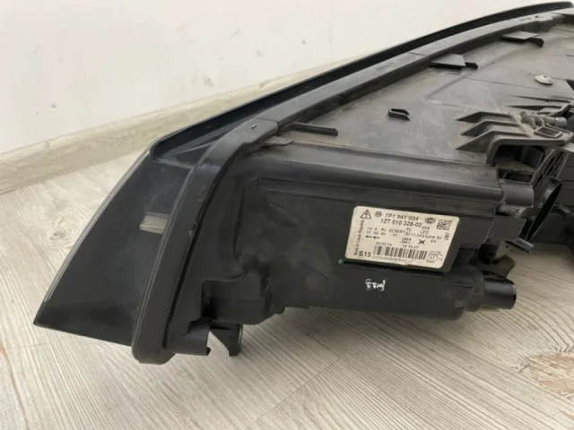 Фара ксенон левая для Volkswagen Touareg II (7P5) 2010-2014 на фотографиях