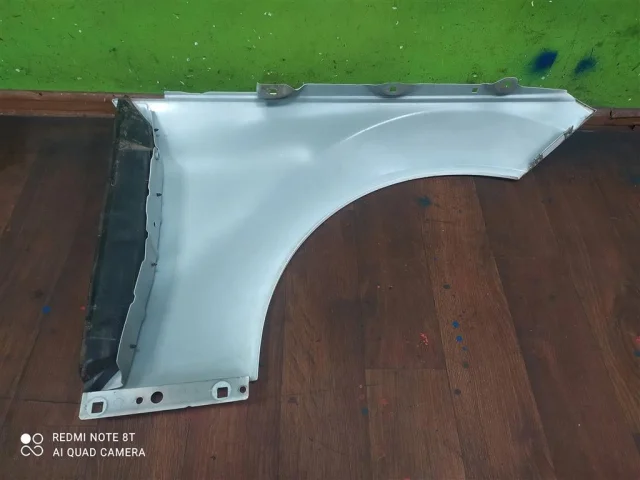 Крыло левое для Mercedes-Benz C class CL203 2000-2008 на фотографиях