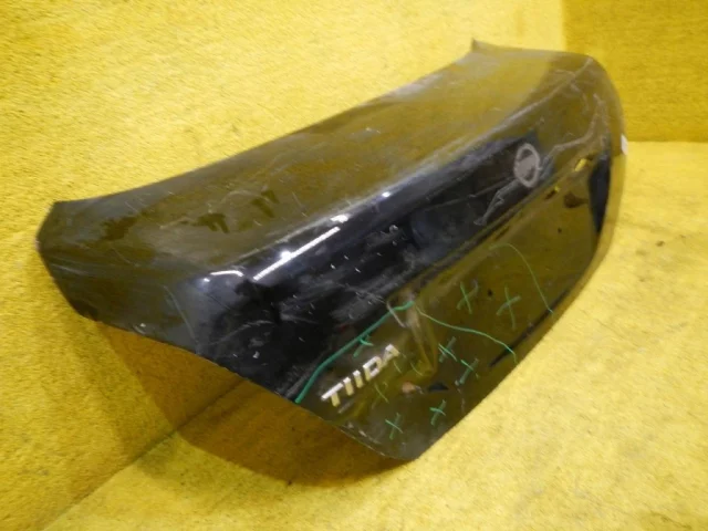 Крышка багажника для Nissan Tiida SC11 Седан 2007-2014 на фотографиях