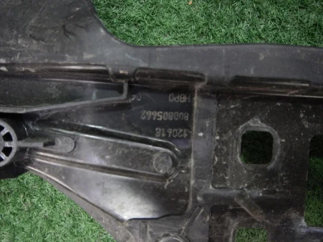 Кронштейн подушки двигателя для Audi Q3 8U 2011-2019 на фотографиях