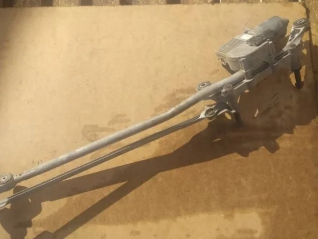 Мотор стеклоочистителя для Audi Q7 4L 2005-2015 на фотографиях