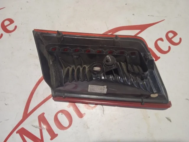 Фонарь внутренний правый для Renault Laguna Лифтбек X91 2007-2011 на фотографиях