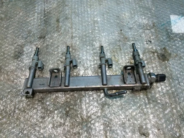 Топливная рампа для Toyota RAV4 XA50 2019+ на фотографиях