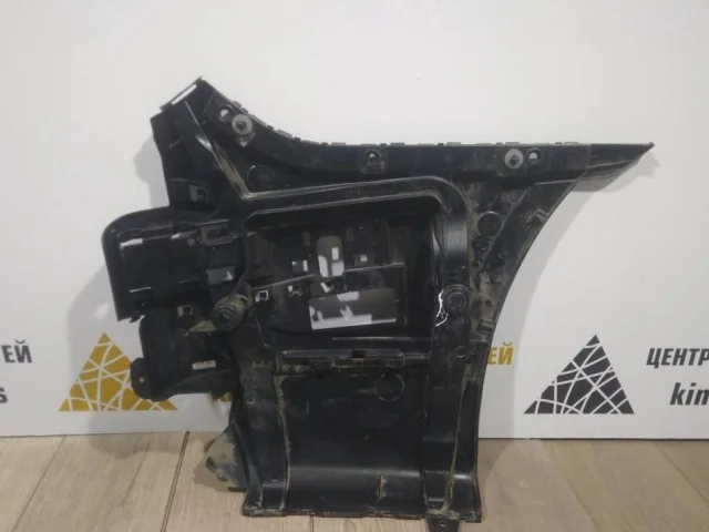 Кронштейн заднего бампера левый для BMW 7er G11/G12 2015-2021 на фотографиях