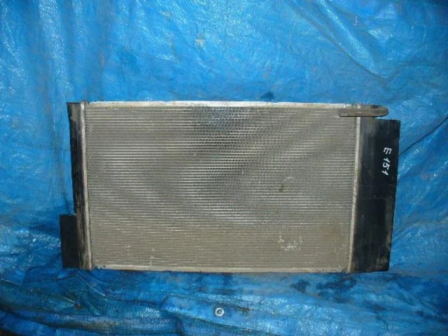 Радиатор охлаждения ДВС для Toyota Corolla E140/E150 Седан 2006-2013 на фотографиях
