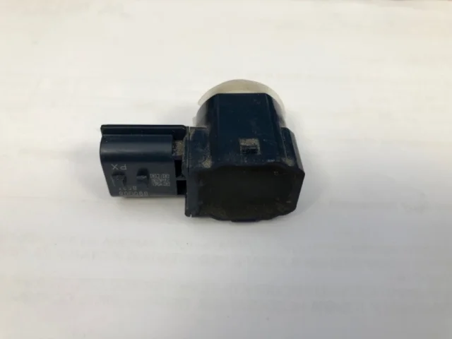 Датчик парктроника задний для Mitsubishi Outlander III 3 rest GF0W 2018-2022 на фотографиях