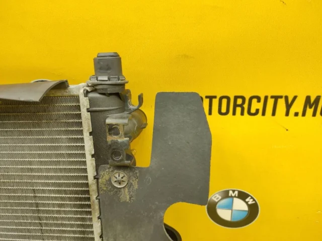 Радиатор охлаждения ДВС для Mercedes-Benz M class W163 1998-2005 на фотографиях