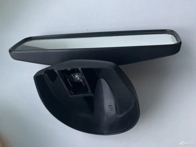 Стекла и зеркала для Nissan Tiida C11 Хэтчбек 2007-2014 на фотографиях