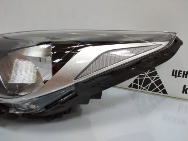 Фара ксенон левая для Hyundai Solaris 2 (2017-2022) на фотографиях