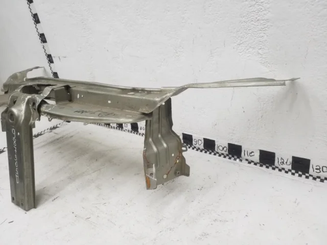 Панель радиатора (телевизор) для Renault Sandero BS 2007-2014 на фотографиях