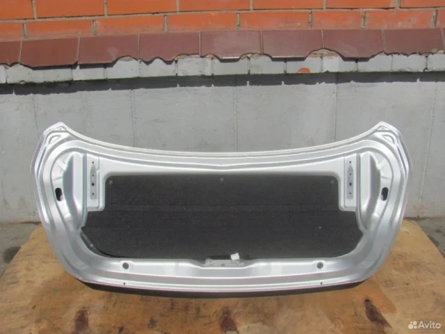 Крышка багажника для Nissan Tiida SC11 Седан 2007-2014 на фотографиях