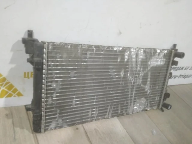 Радиатор охлаждения ДВС для Skoda Rapid I NH3 2012-2017 на фотографиях
