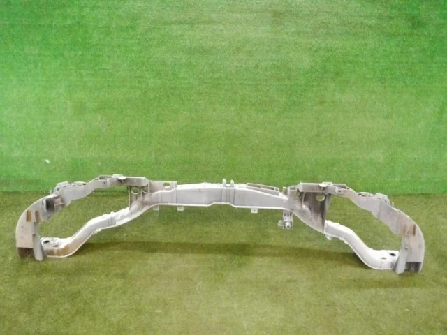 Панель радиатора (телевизор) для Ford Kuga CBS 2013-2016 на фотографиях