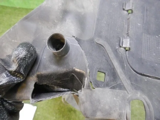 Воздуховод радиатора левый верхний для BMW 3er F30 2011-2019 на фотографиях