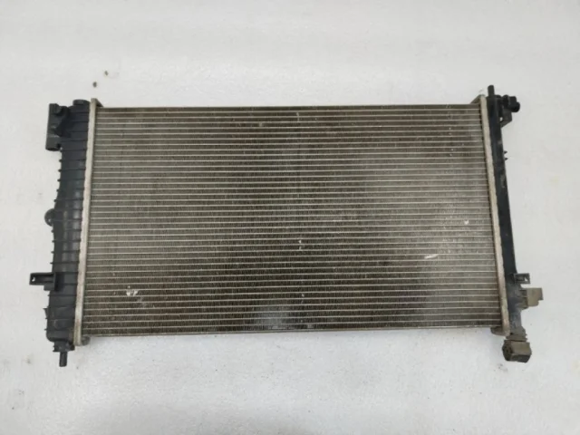 Радиатор охлаждения ДВС для Chevrolet Cruze 1 J300 2009-2015 на фотографиях