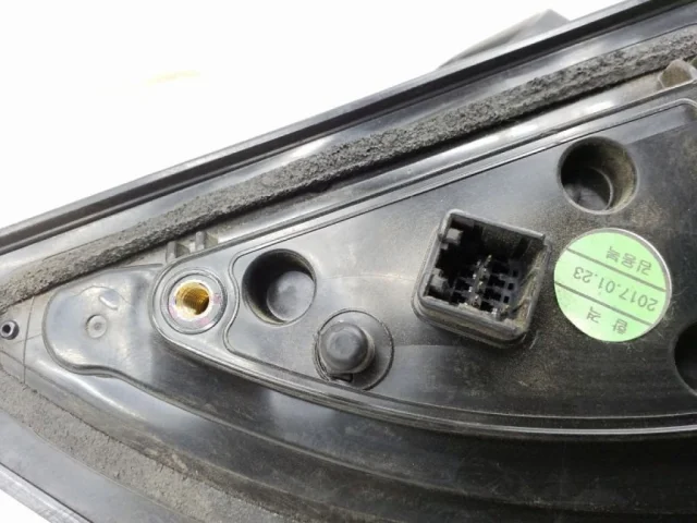 Зеркало заднего вида (в салоне) для Hyundai Solaris 2 (2017-2022) на фотографиях