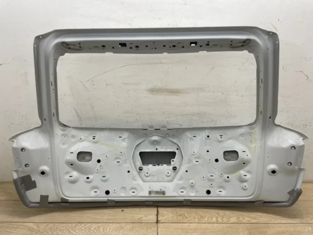 Крышка багажника для Audi Q7 4M 2015+ на фотографиях