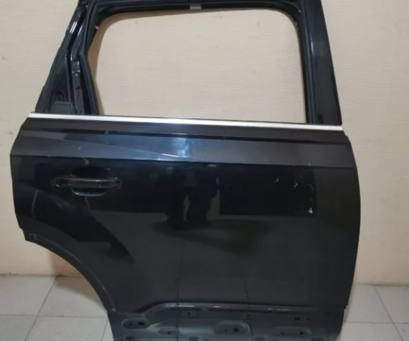 Дверь задняя правая для Audi Q7 4M 2015+ на фотографиях