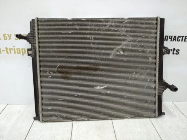 Радиатор охлаждения ДВС для BMW 3er F30 2011-2019 на фотографиях