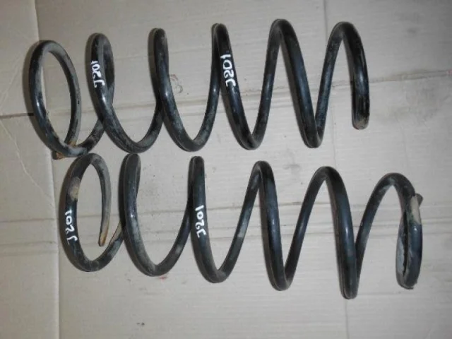 Пружина амортизатора задняя для Toyota Land Cruiser 200 2007-2015 на фотографиях