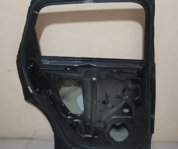 Дверь задняя левая для Audi Q7 4M 2015+ на фотографиях