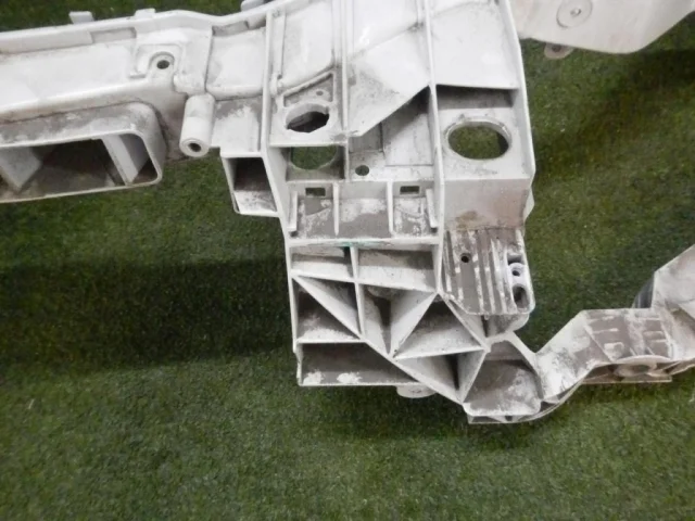 Панель радиатора (телевизор) для Ford Kuga CBS 2013-2016 на фотографиях