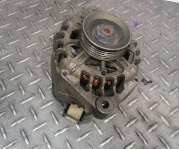 Генератор для Nissan Primera P10 Седан 1990-1996 на фотографиях