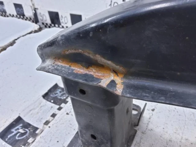 Усилитель переднего бампера для Skoda Rapid I NH3 2012-2017 на фотографиях