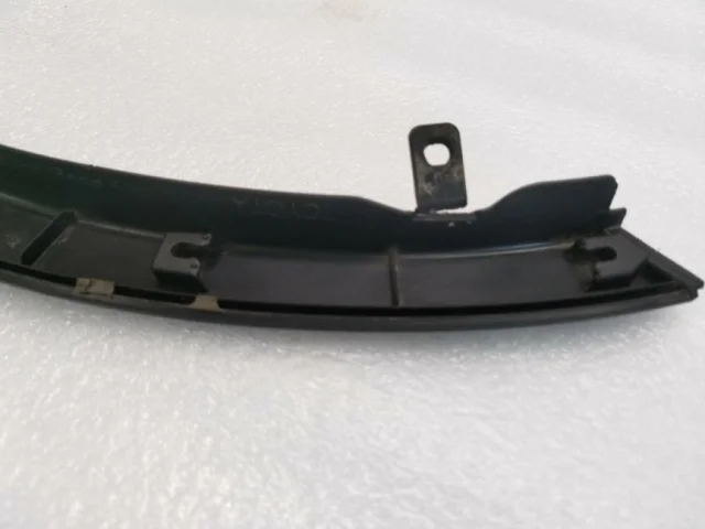 Молдинг крыла передний правый для Toyota RAV4 XA40 rest 2015-2019 на фотографиях