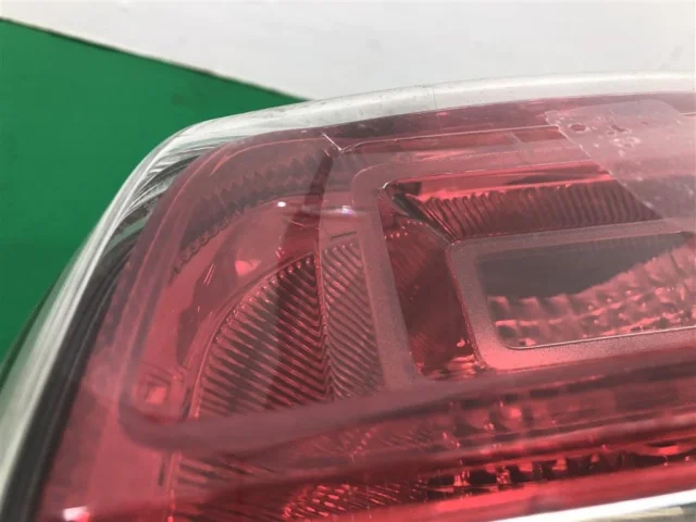 Фонарь правый для Subaru Forester SJ 2013-2016 на фотографиях