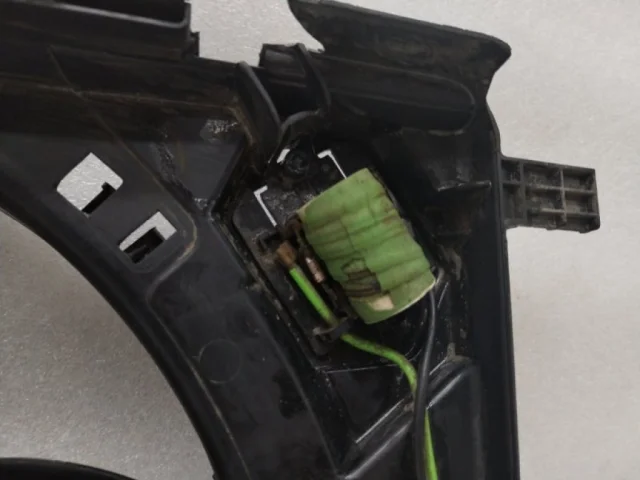 Диффузор вентилятора для Chevrolet Cruze 1 J300 2009-2015 на фотографиях