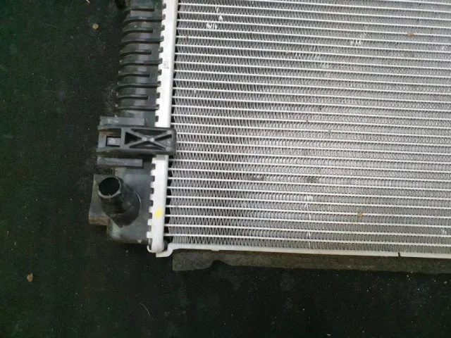 Радиатор охлаждения ДВС для BMW 3er G20 2018+ на фотографиях