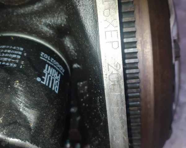 Двигатель без навесного для Opel Zafira B 2005-2015 на фотографиях